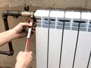 What to do if the heating battery leaks: how to seal the pipe in winter, when water drips, flows, leaks, how to fix a leak in the battery