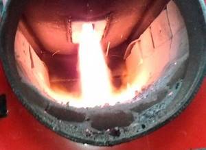 Long-burning cast iron pyrolysis boilers