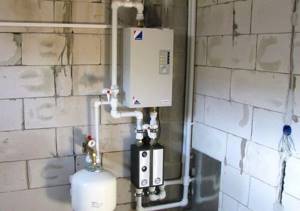 Electric boiler with pump
