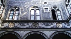 Florentine window, Medici Palace.