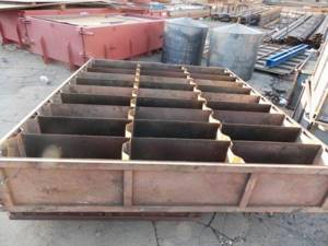 molds for cinder blocks with metal walls