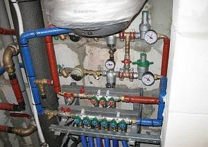 Photo - Connection of the boiler to the distribution unit