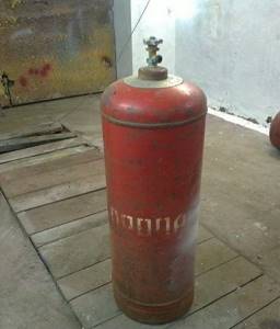 Gas cylinder for making a furnace