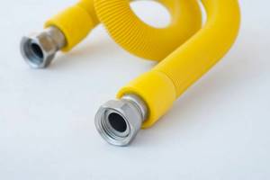 Gas hose for a gas stove: the right choice that guarantees safety in detail, in the photo
