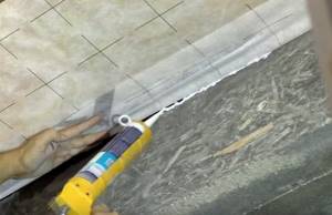 How to seal the edges of a vapor barrier