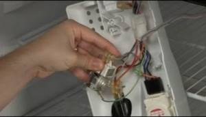 how to adjust the thermostat on a refrigerator
