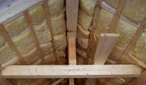 How to properly insulate a pitched roof