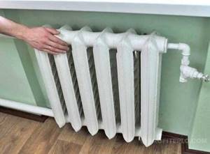 How to bleed air from a heating radiator and not be left without heat in winter: an overview of the main methods