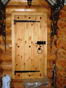 How to insulate a door in a bathhouse