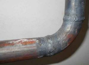 What electrodes are best for welding pipes?