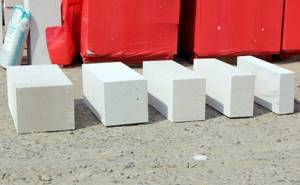 Which aerated concrete does not need to be insulated?