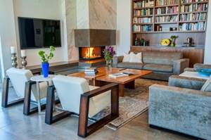 A fireplace can create an atmosphere of coziness and comfort in your home