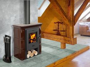Ceramic stove-fireplace in a large house
