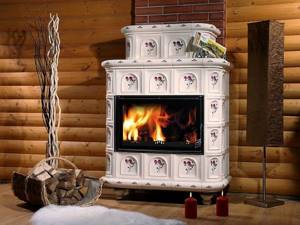 Ceramic stove with large firebox
