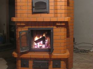Brick stove with closed firebox