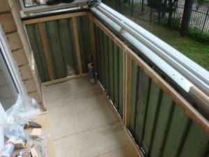 installation of parapet sheathing on the balcony
