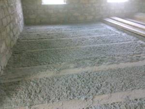 In the photo: cellulose insulation in flooring