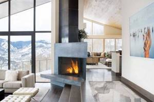 An unusual arrangement for a symmetrical fireplace