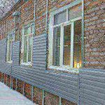Is a vapor barrier needed for siding without insulation of a wooden house?