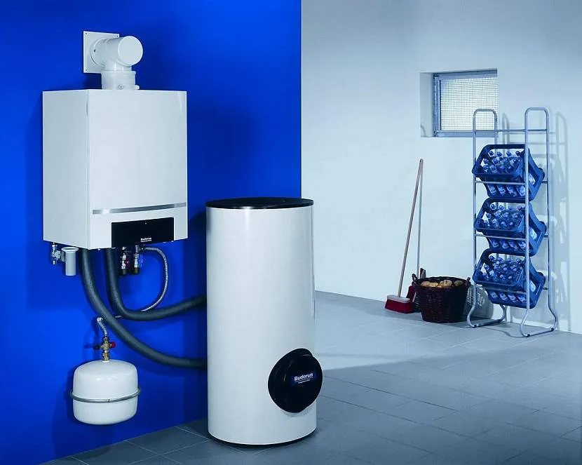 Single-circuit wall-mounted gas boiler with boiler