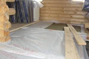 Vapor barrier for the floor in a wooden house (28 photos): waterproofing a concrete floor in an apartment, choosing isospan and roll insulation materials