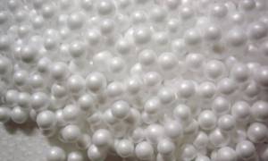 Expanded polystyrene balls can be used as insulation in wooden floors along joists