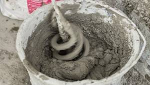 preparing plaster mortar