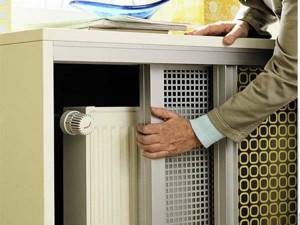 Sliding screens for radiators