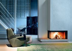 Today, fireplaces have become especially popular to complement the interior of ultra-modern living rooms.