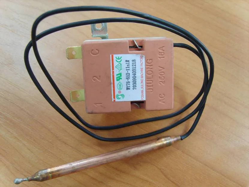 Water heater thermostat