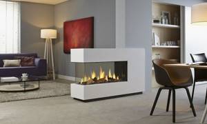 Built-in triangular fireplace made of heat-resistant glass