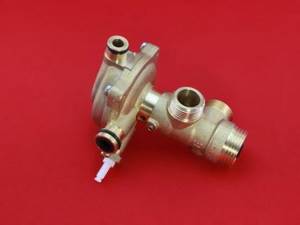 Three way gas valve