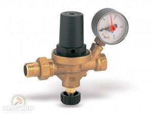 Installing a pressure gauge in the heating system