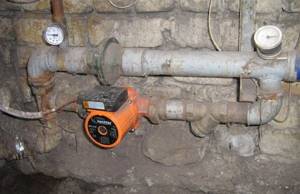 Installing a heating pump in an apartment building