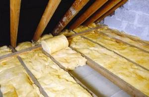 Insulating the attic with mineral wool