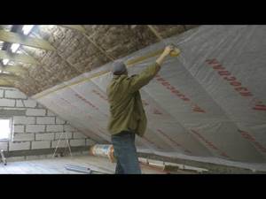 Insulation and vapor barrier of the roof