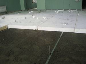 Floor insulation with foam plastic