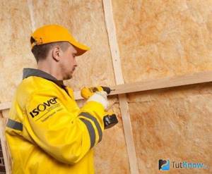Insulating the walls of a wooden house from the inside with mineral wool plus plasterboard - video