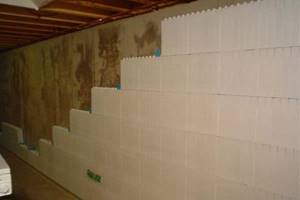 Wall insulation with polystyrene foam