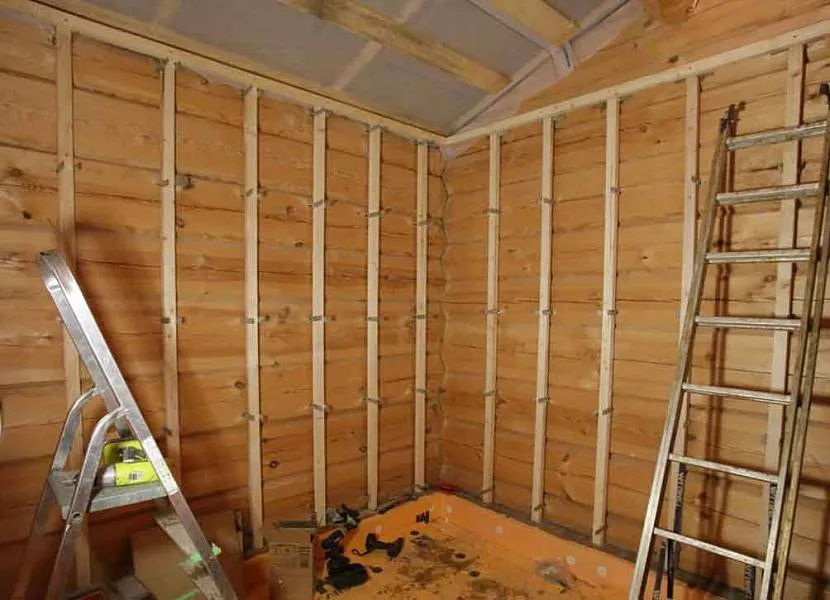 insulation of walls in a wooden house from the inside