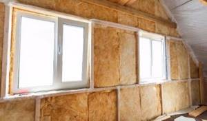 Internal wall with insulation