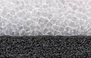 Everything is clearly visible in the photograph: at the top is the “anarchy” of non-crosslinked polyethylene foam, at the bottom is the seemingly denser structure of the crosslinked material.