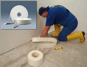 Why do you need a damper tape for a self-leveling field?